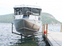 Hydraulic boat lift