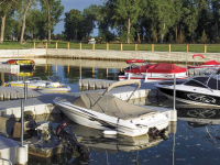 Connect-A-Dock 2000 series modular floating docks