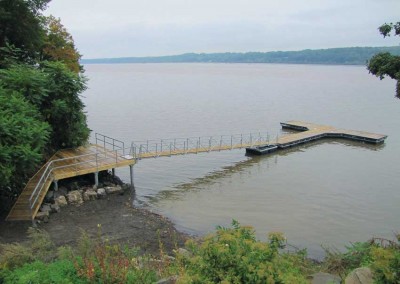 Our heavy duty permanent pile dock serves as a shore hitch in this tidal river. Hudson River, Saugerties, NY