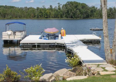 Floating dock with vinyl decking