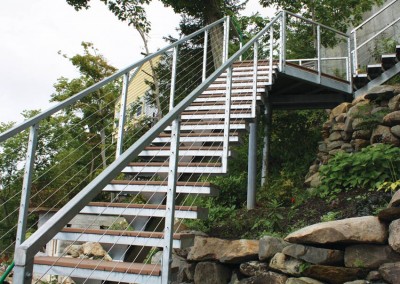 Mono-beam free span stair system