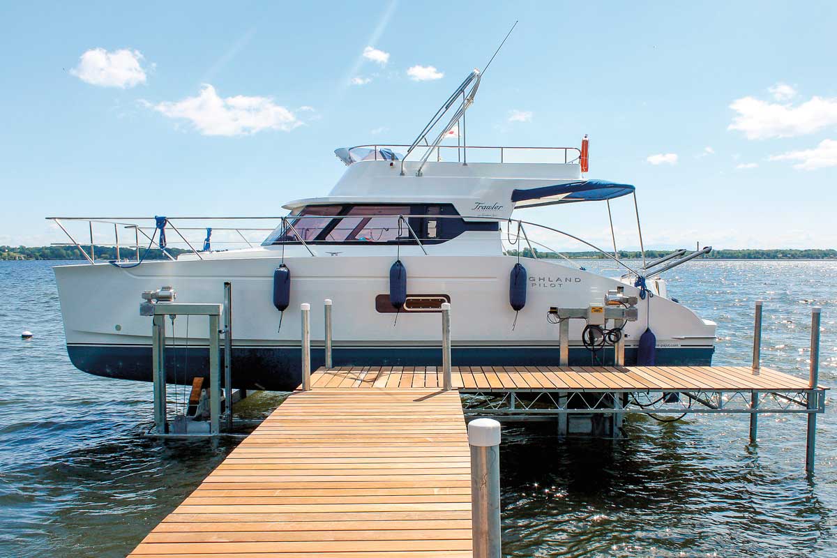 Vertical Boat Lift For Boats From 6000 To 32000 Lbs — The Dock Doctors 7113